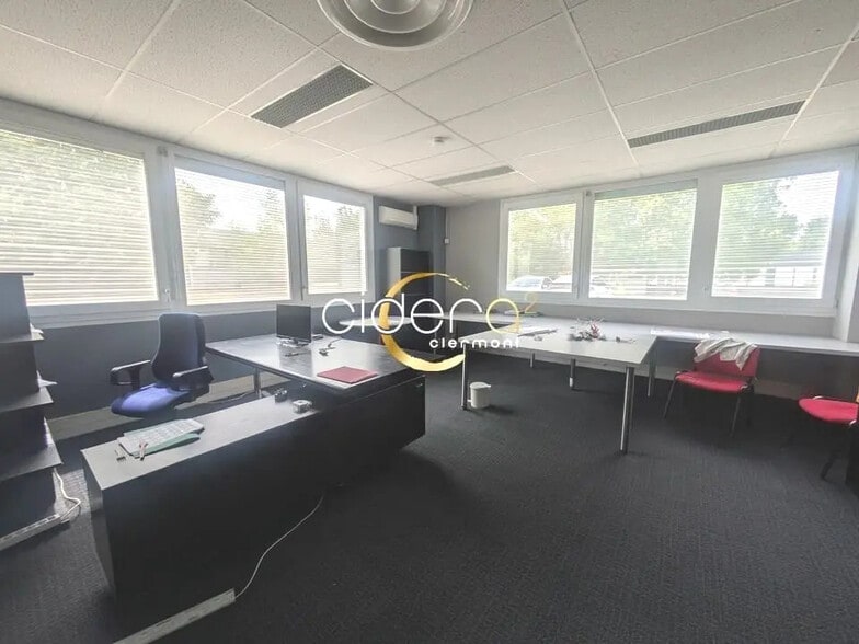 Bureau dans Clermont-Ferrand à louer - Photo de l’immeuble – Image 1 sur 3