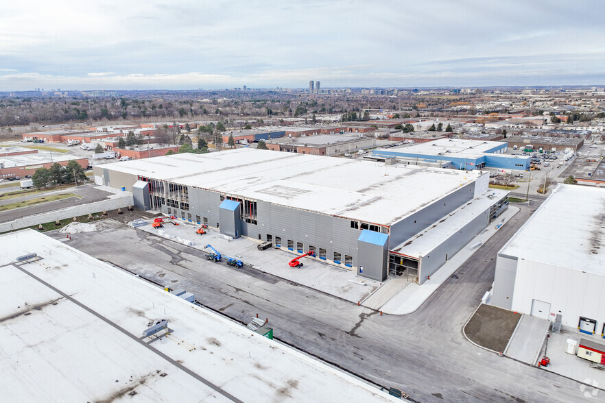 1 Steelcase Rd W, Markham, ON à louer - Photo de l’immeuble – Image 2 sur 3