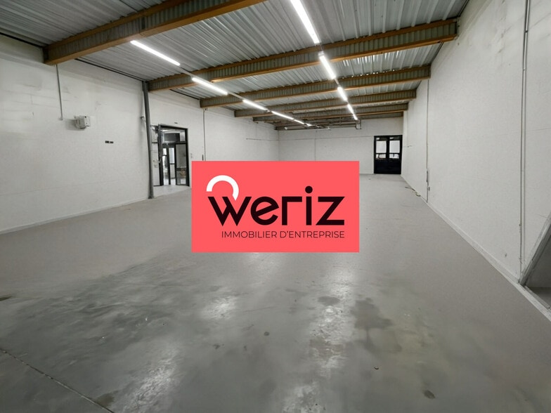 Industriel/Logistique dans Châteauneuf-les-Martigues à louer - Photo de l’immeuble – Image 1 sur 3