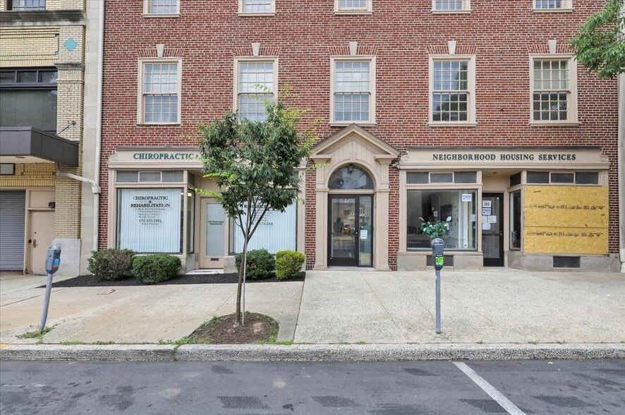 213 N 5th St, Reading, PA à louer - Photo principale – Image 1 sur 36