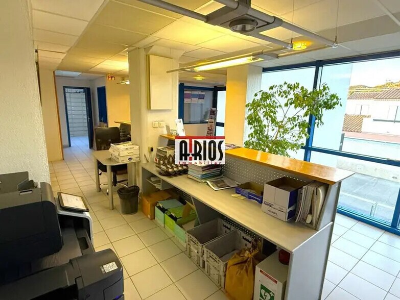 Bureau dans Hyères à vendre - Photo de l’immeuble – Image 3 sur 20
