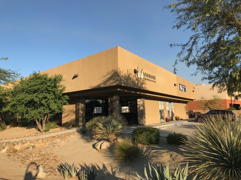 39249 Leopard St, Palm Desert, CA à louer - Photo de l’immeuble – Image 3 sur 17