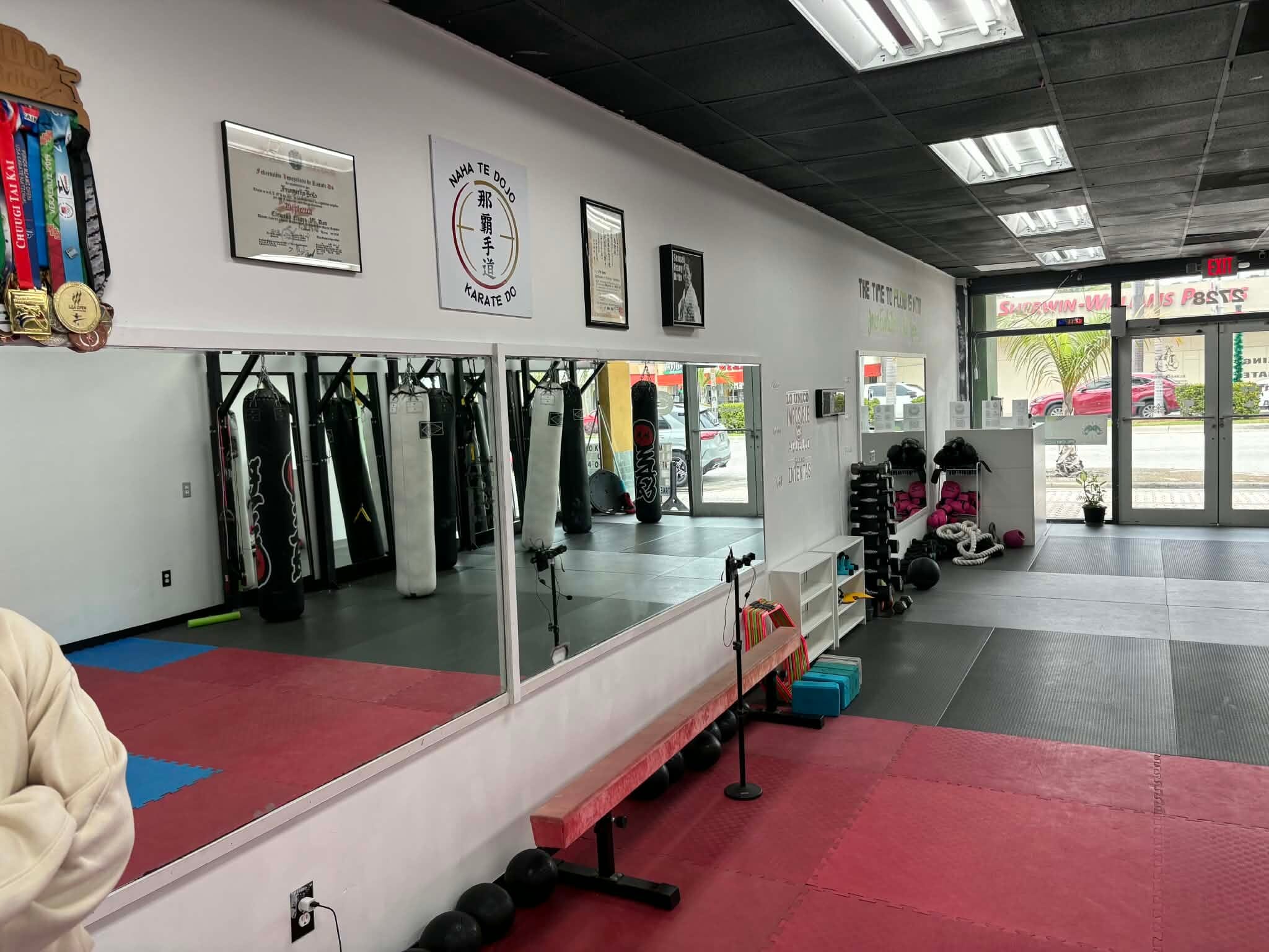 2730-2736 Hollywood Blvd, Hollywood, FL à louer Photo intérieure– Image 1 sur 6