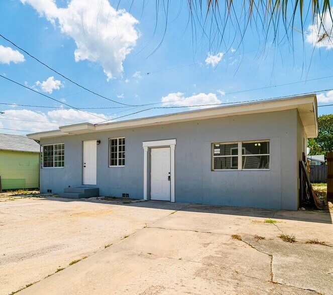 215 S Federal Hwy, Lake Worth Beach, FL à louer - Photo de l’immeuble – Image 2 sur 10