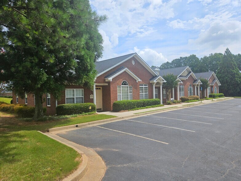 1815 Lockeway Dr, Alpharetta, GA à vendre - Photo de l’immeuble – Image 2 sur 31