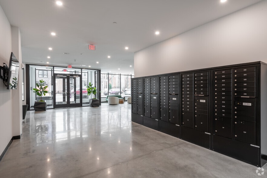 596-600 Broadway, Everett, MA à louer - Hall d’entrée – Image 3 sur 7