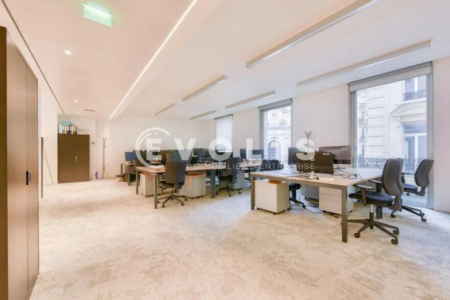 Bureau dans Paris à louer - Photo de l’immeuble – Image 1 sur 11