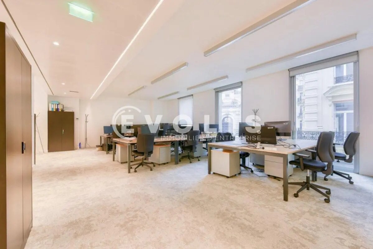 Bureau dans Paris à louer Photo de l’immeuble– Image 1 sur 12