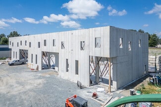 Plus de détails pour 7415 Lowland Dr, Burnaby, BC - Industriel/Logistique à louer