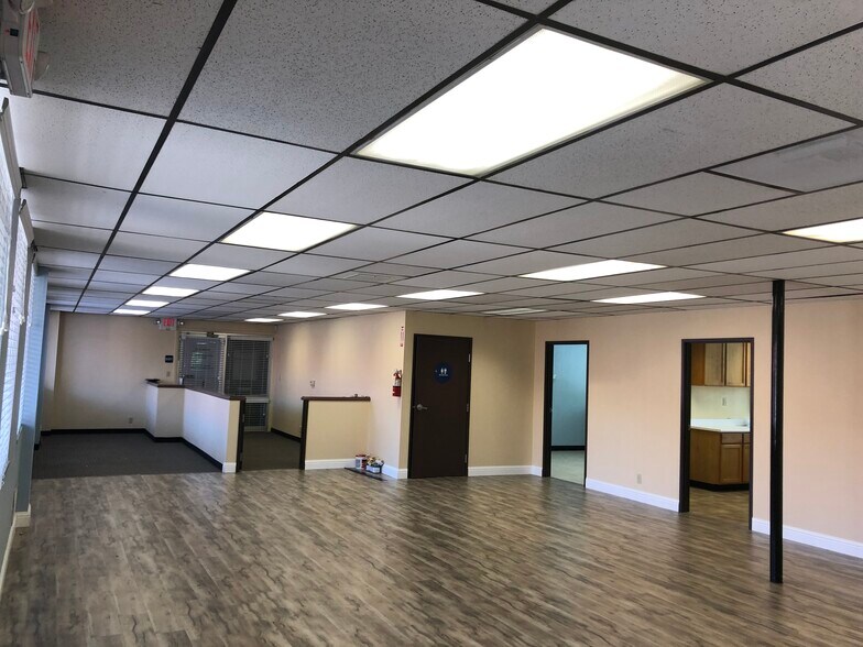 930 Alhambra Blvd, Sacramento, CA à louer - Photo intérieure – Image 3 sur 31