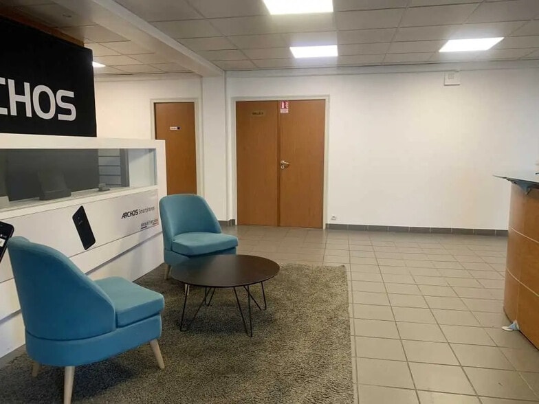 12 Rue Ampère, Igny à louer - Hall d’entrée – Image 2 sur 8