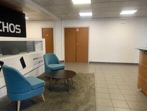 12 Rue Ampère, Igny à louer Hall d’entrée– Image 1 sur 6