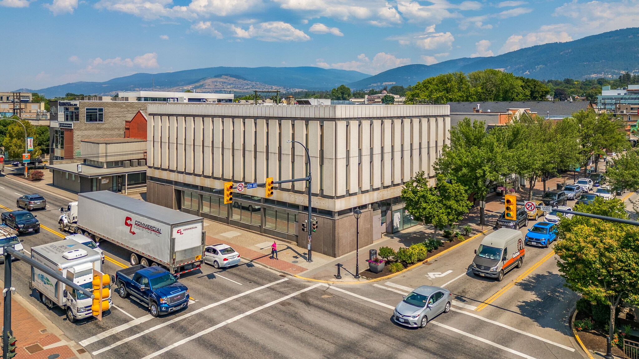 3131 30 Ave, Vernon, BC à vendre Photo de l’immeuble– Image 1 sur 14