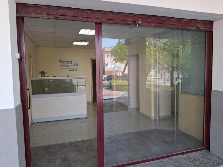 Local commercial dans Mataró, Barcelona à louer - Photo de l’immeuble – Image 2 sur 8