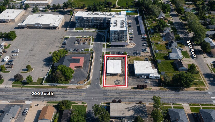 321 E 200 S, Clearfield, UT à vendre Photo de l’immeuble– Image 1 sur 6