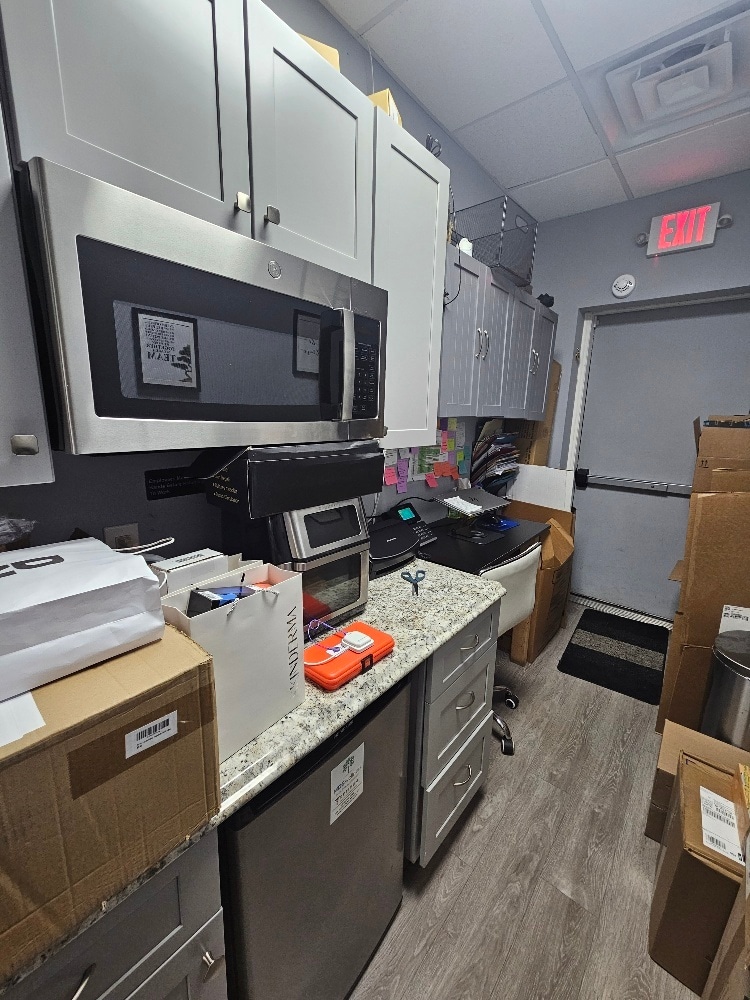 158 Jericho Tpke, Mineola, NY à louer Photo intérieure– Image 1 sur 30