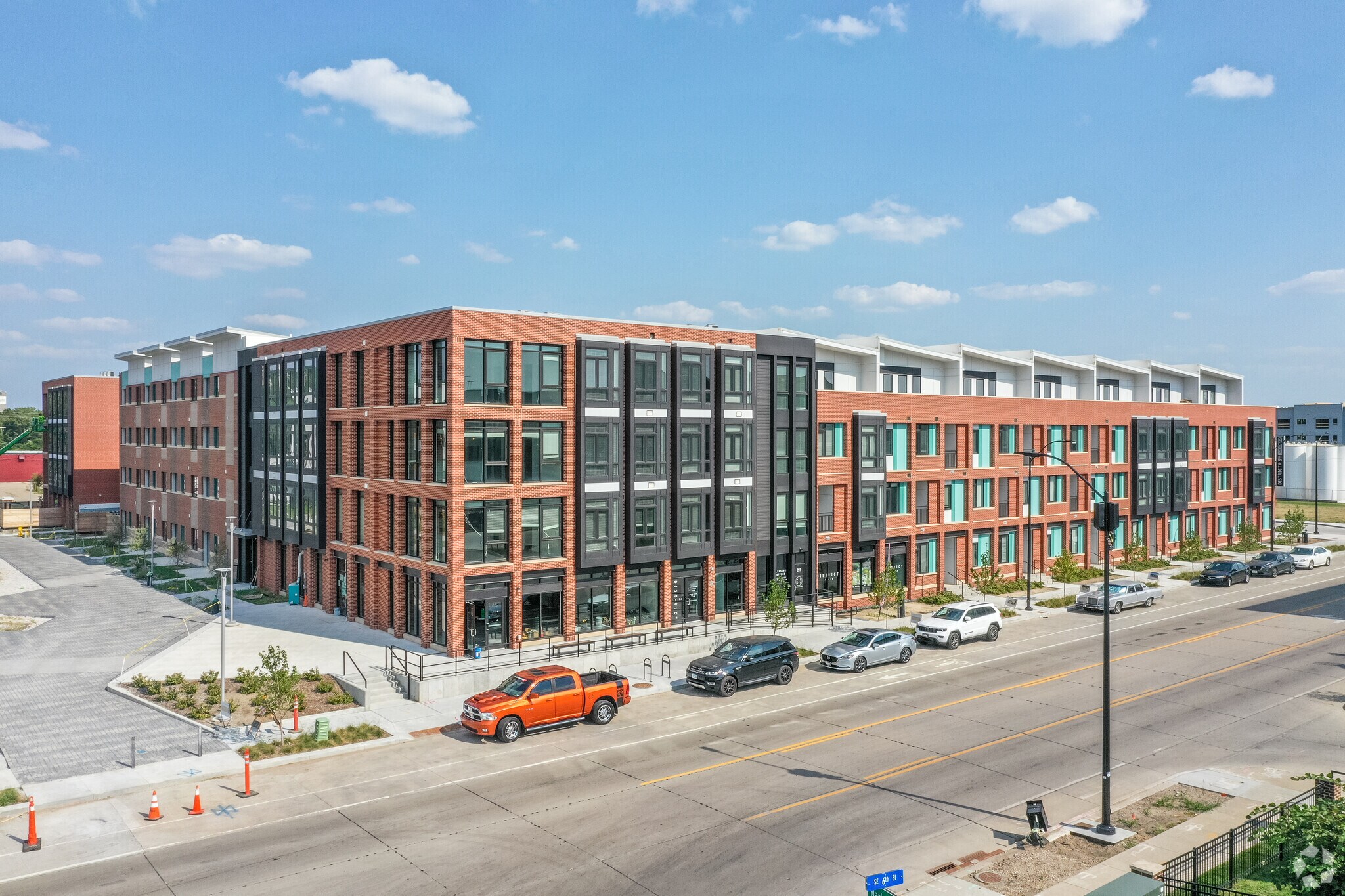 201 SE 6th St, Des Moines, IA à louer Photo principale– Image 1 sur 74