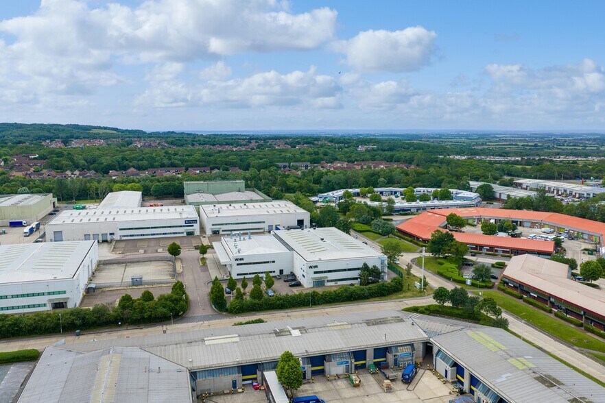 Fenton Way, Basildon à vendre - Photo de l’immeuble – Image 2 sur 8