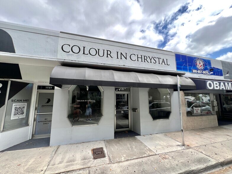 1735-1737 Coral Way, Miami, FL à louer - Photo de l’immeuble – Image 1 sur 8