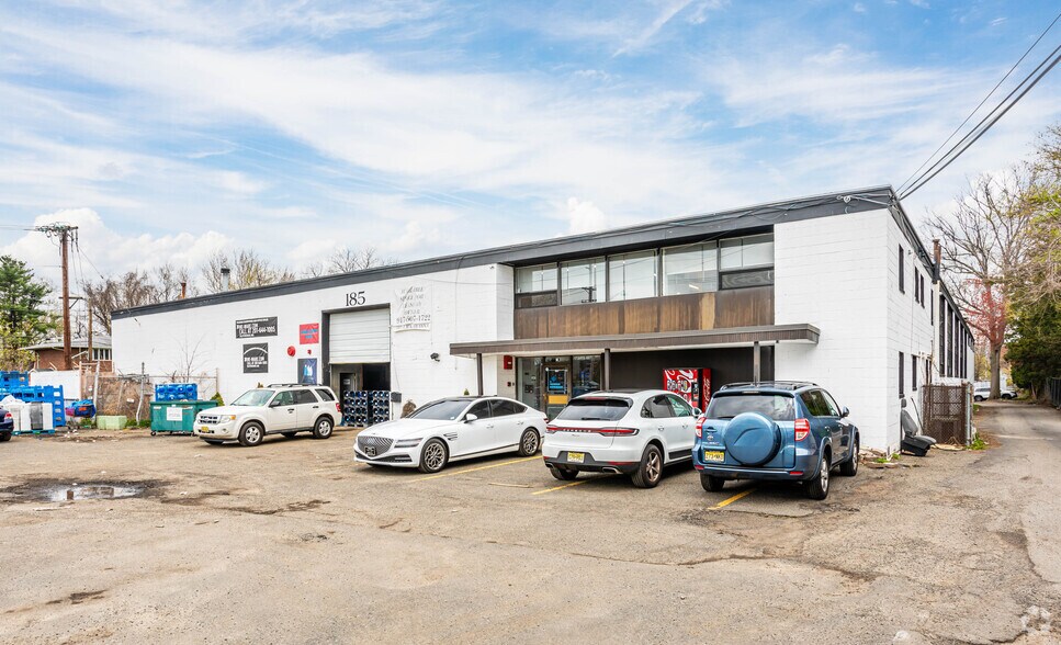 185 Lackawanna Ave, Woodland Park, NJ à louer - Photo principale – Image 1 sur 17