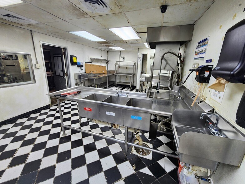 11161 Research Plaza Way, Richmond, VA à vendre - Photo de l’immeuble – Image 2 sur 8