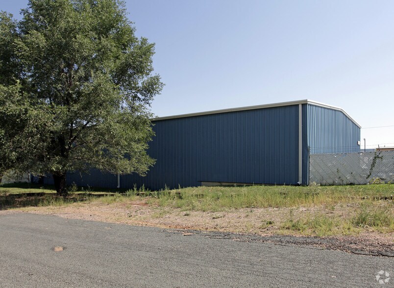 2250 Busch Ave, Colorado Springs, CO à louer - Photo de l’immeuble – Image 2 sur 2