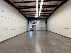 400-486 Moore Ln, Healdsburg, CA à louer Photo intérieure– Image 2 sur 3