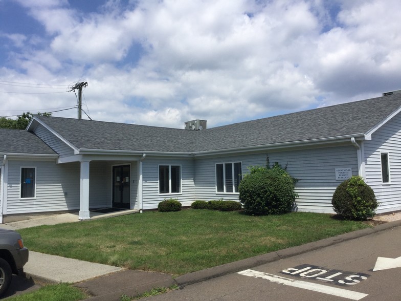 669 Boston Post Rd, Guilford, CT à louer - Photo de l’immeuble – Image 3 sur 34