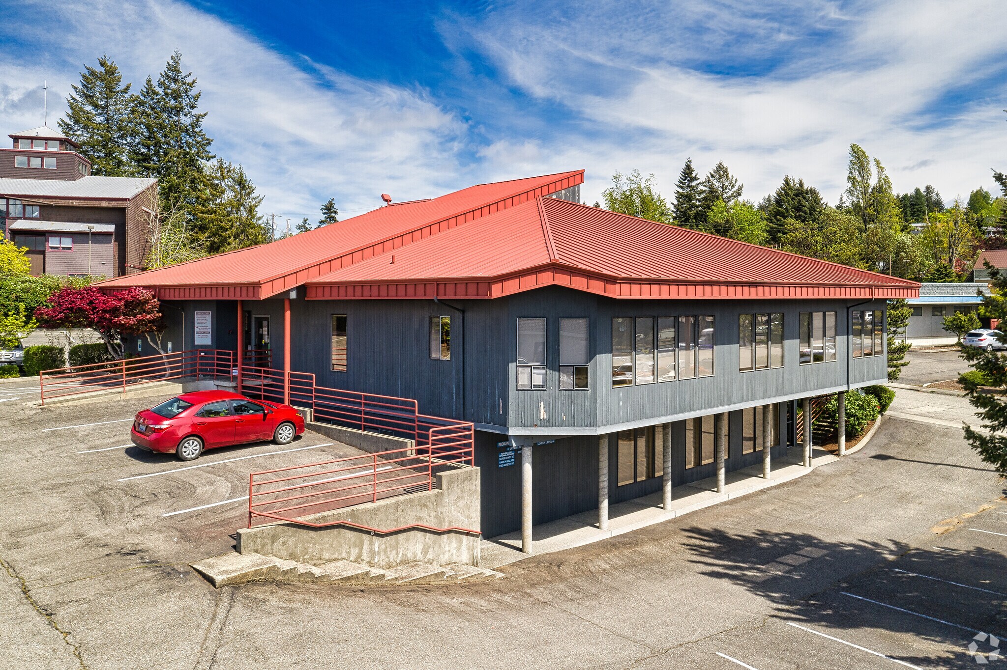 2771 Hemlock St, Bremerton, WA à louer Photo de l’immeuble– Image 1 sur 3