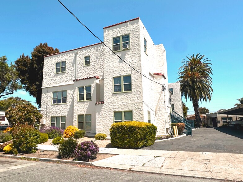 739 Pajaro St, Salinas, CA à vendre - Photo de l’immeuble – Image 3 sur 9
