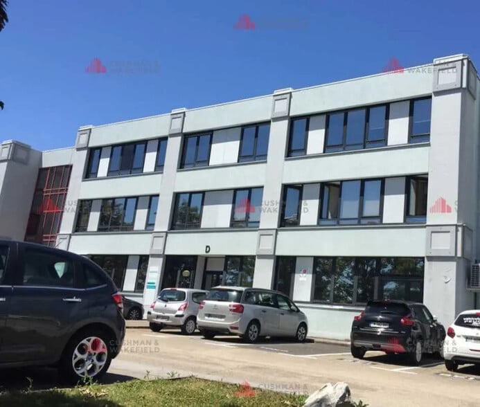 10 D Rue De Franche-Comté, École-Valentin à louer - Photo de l’immeuble – Image 2 sur 7