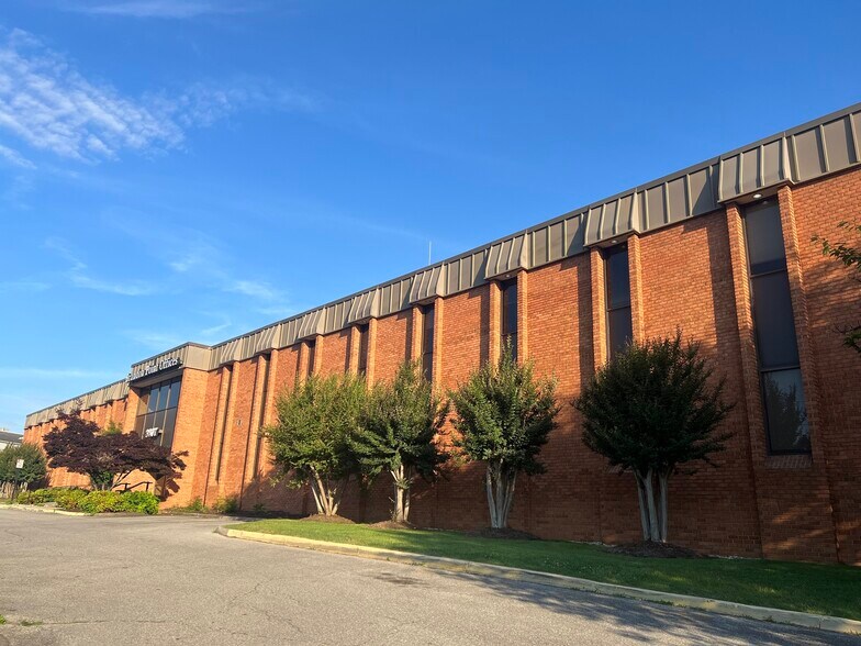 3807 Brandon Ave SW, Roanoke, VA à louer - Photo de l’immeuble – Image 2 sur 7