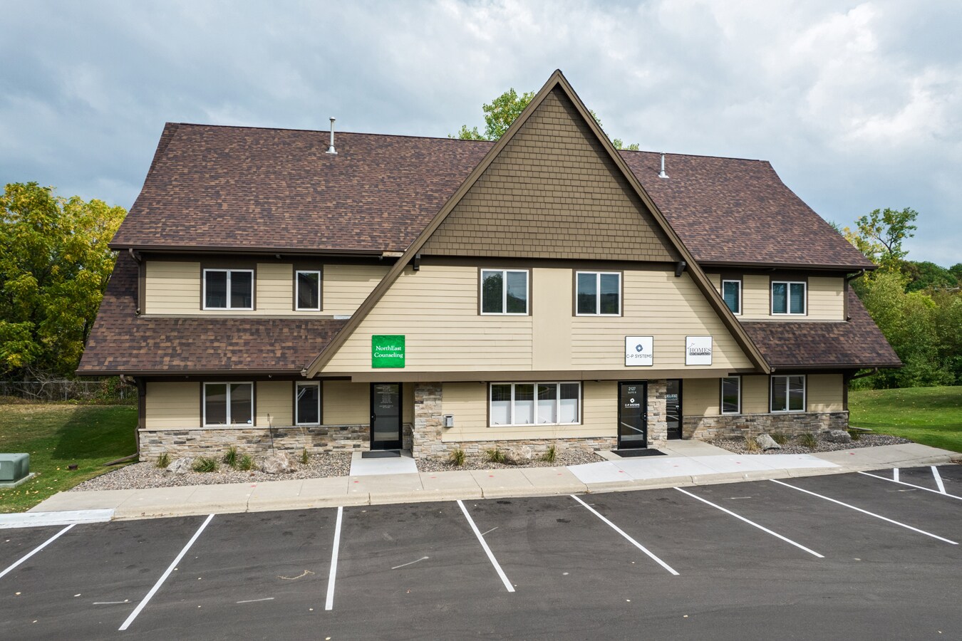 2127 County Road D E, Maplewood, MN à vendre Photo principale– Image 1 sur 47