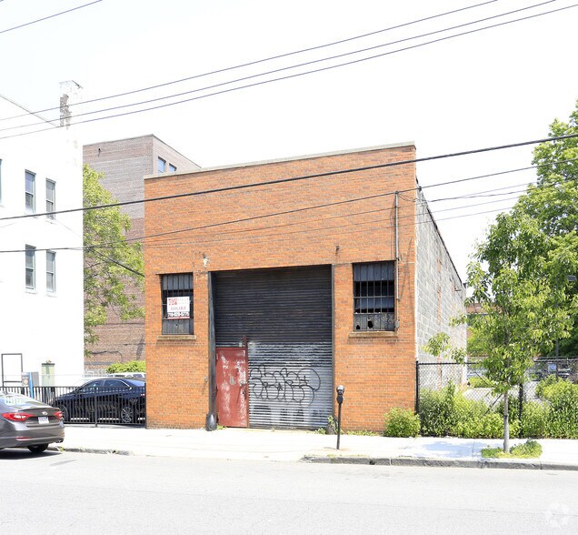 13 S 6th Ave, Mount Vernon, NY à louer - Photo principale – Image 1 sur 8