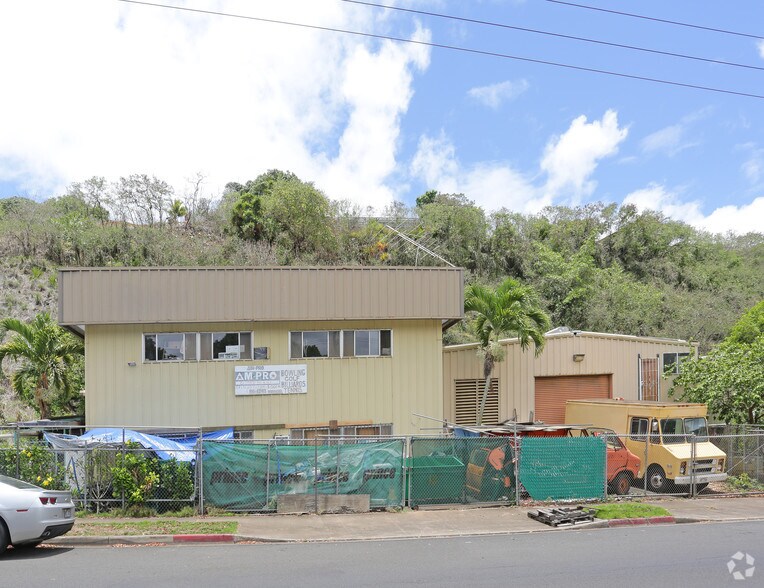 96-1243 Waihona St, Pearl City, HI à vendre - Photo de l’immeuble – Image 2 sur 18