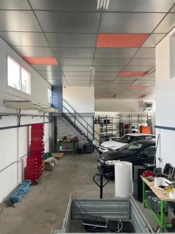 Bureau dans Toussieu à louer Photo intérieure– Image 1 sur 13