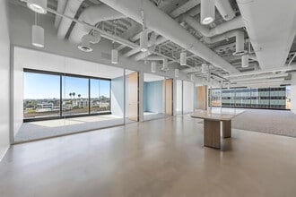 11150 Santa Monica Blvd, Los Angeles, CA à louer Photo intérieure– Image 1 sur 9