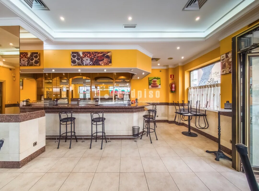 Immeuble residentiel dans Alcorcón, Madrid à vendre Photo principale– Image 1 sur 4