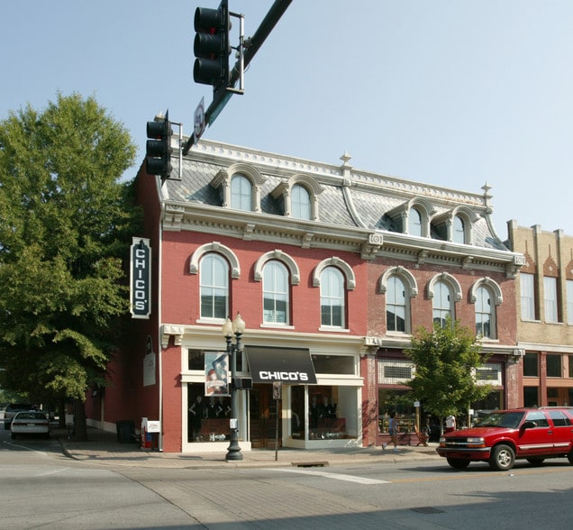 348 Main St, Franklin, TN à louer - Photo principale – Image 2 sur 2