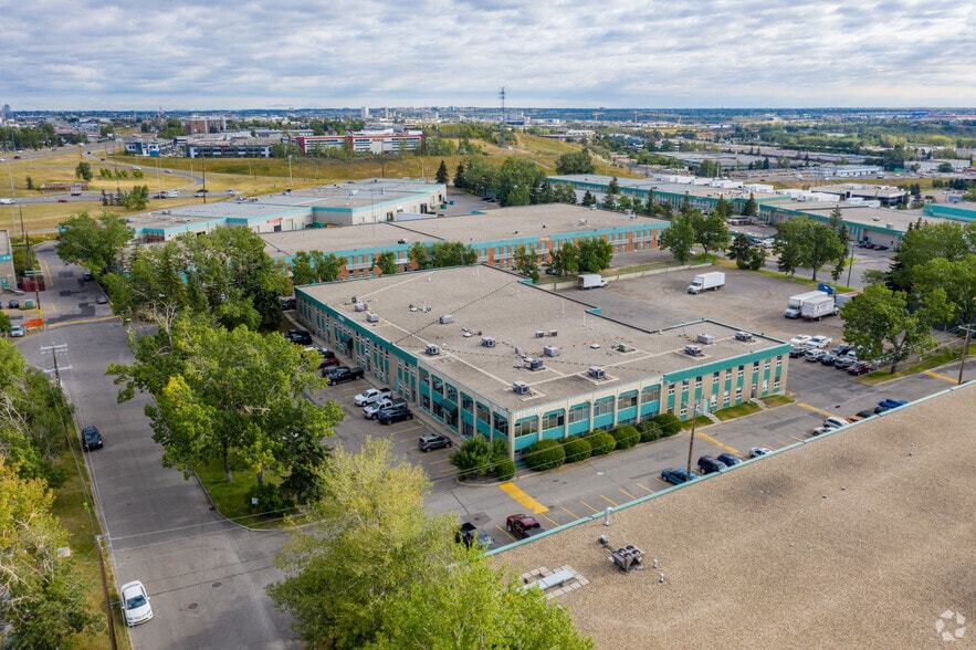610 70th Ave SE, Calgary, AB à louer - Aérien – Image 2 sur 4