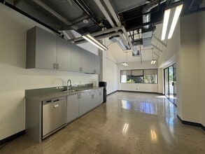 31416 Agoura Rd, Westlake Village, CA à louer Photo intérieure– Image 1 sur 7