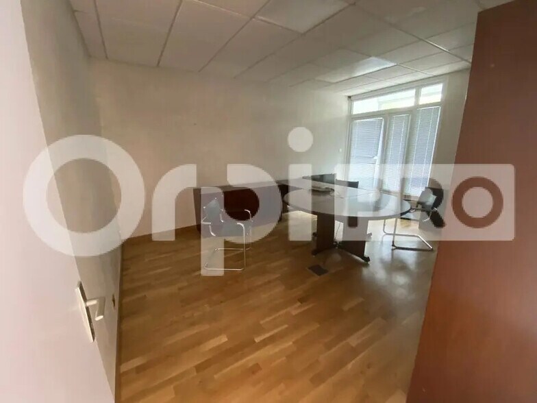 Local commercial dans Villefranche-sur-Saône à louer - Photo de l’immeuble – Image 3 sur 47