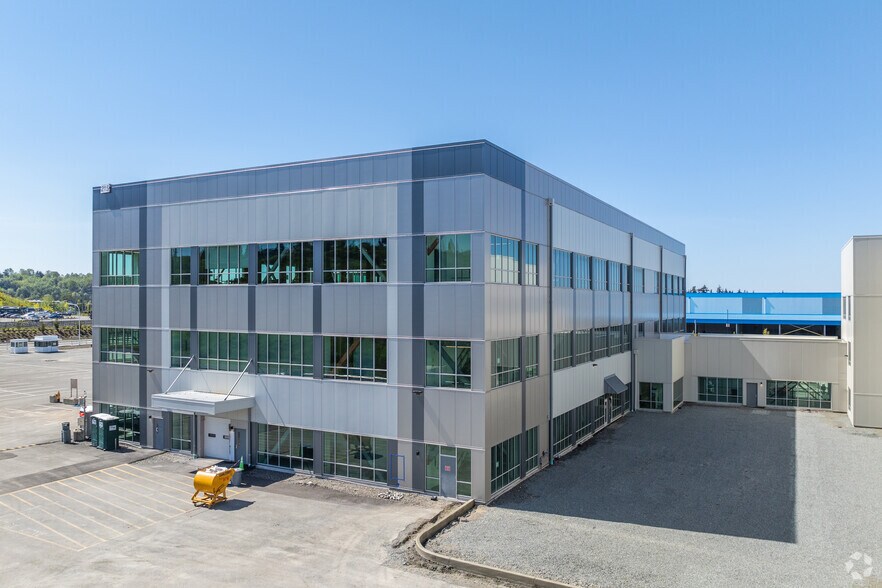 215 Shuksan Way, Everett, WA à louer - Photo de l’immeuble – Image 3 sur 4