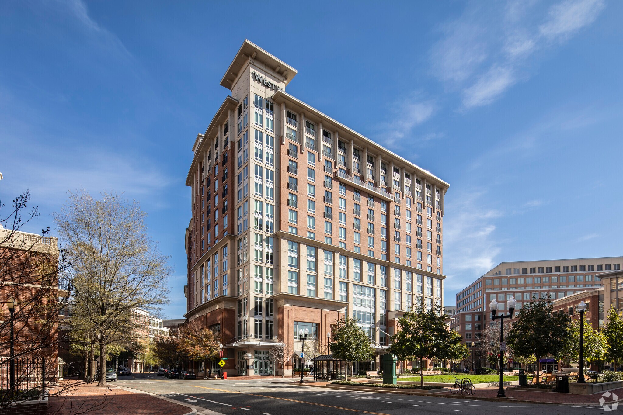 400 Courthouse Sq, Alexandria, VA à louer Photo de l’immeuble– Image 1 sur 4