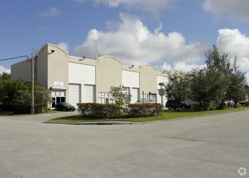 10775 NW 21st St, Miami, FL à louer - Photo de l’immeuble – Image 2 sur 2