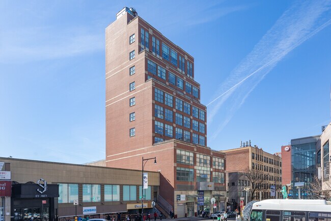 Plus de détails pour 136-18 39th Ave, Flushing, NY - Bureau, Bureau/Médical à louer