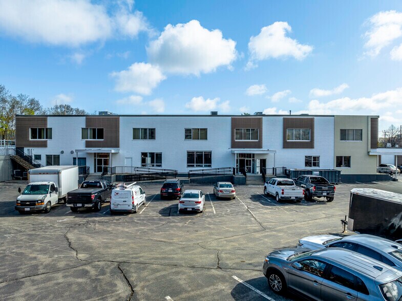 25-29 Needham St, Newton, MA à louer - Photo de l’immeuble – Image 2 sur 18