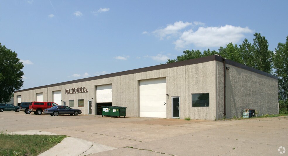 1501 NE 101st Ave, Blaine, MN à vendre - Photo de l’immeuble – Image 2 sur 5