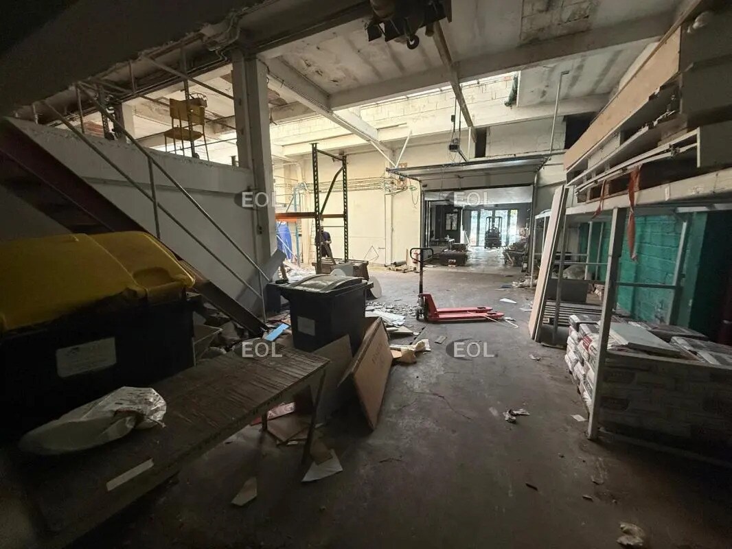 Local d'activités dans Champigny-sur-Marne à vendre Photo de l’immeuble– Image 1 sur 9