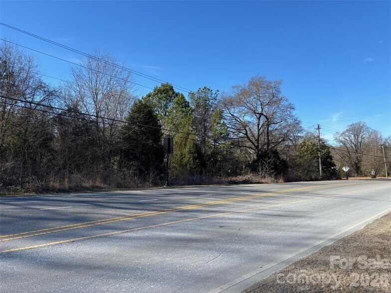 2015 Mountain Island hwy, Mount Holly, NC à vendre - Autre – Image 2 sur 3